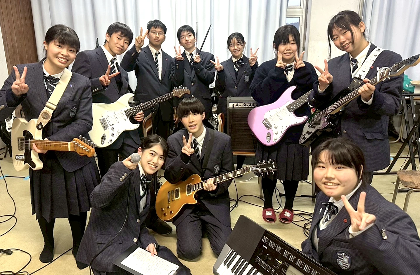 れいめい高校軽音部